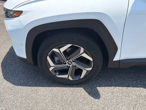 Certified 2022 Hyundai Tucson Limited AWD/4WD image 12