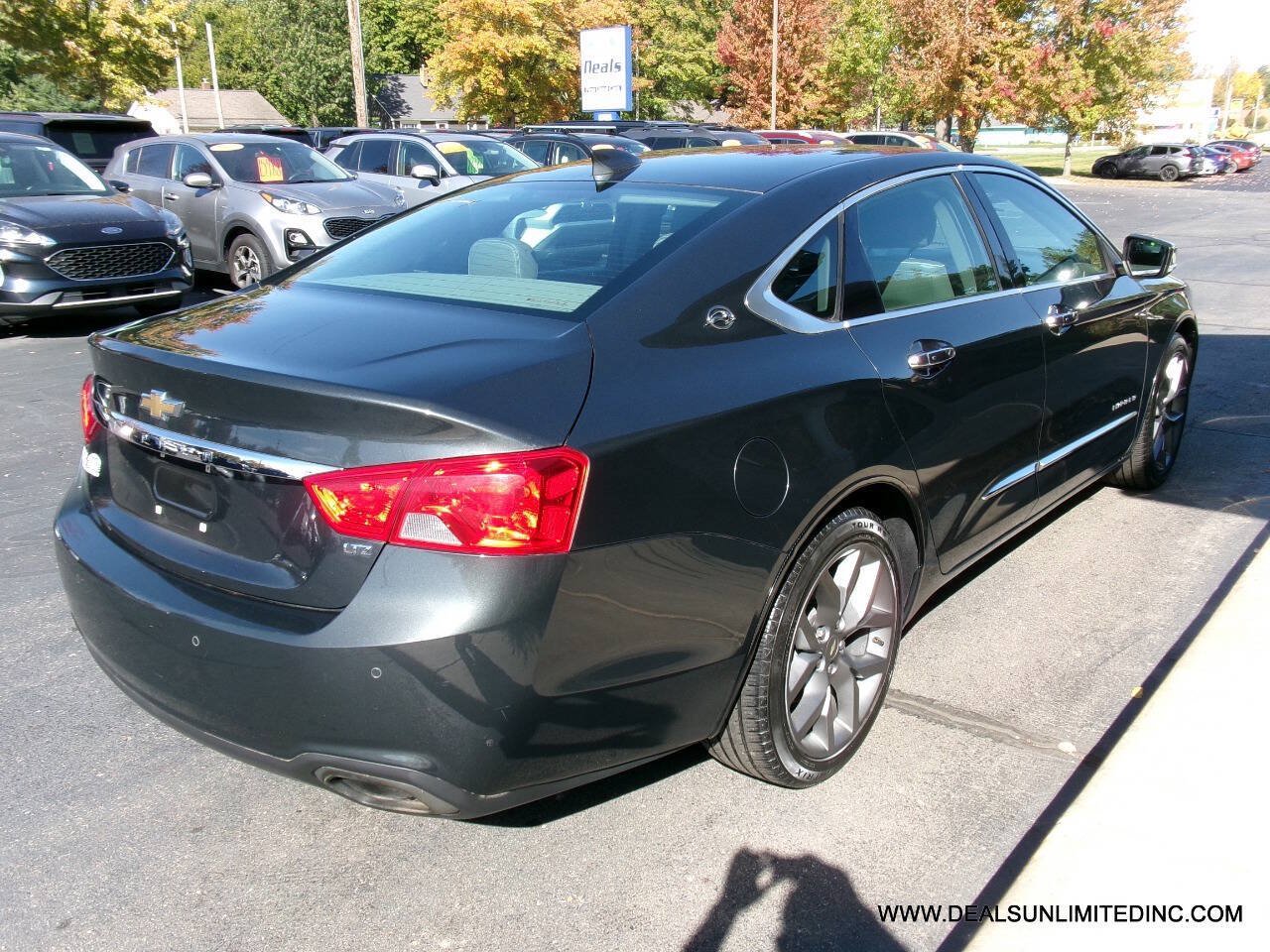 Used 2015 Chevrolet Impala LTZ FWD image 3