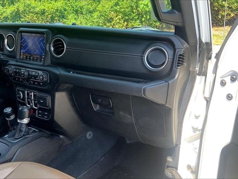 Used 2020 Jeep Wrangler Unlimited Sahara AWD/4WD image 17
