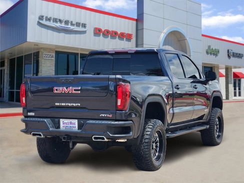 Used 2023 GMC Sierra 1500 AT4 w/ AT4 Preferred Package AWD/4WD image 5