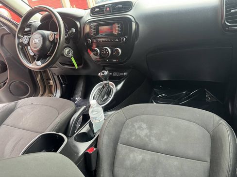 Used 2014 Kia Soul FWD image 21