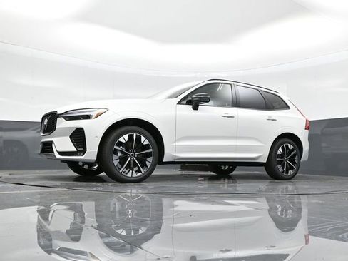New 2026 Volvo XC60 B5 Plus w/ Protection Package Premier image 36