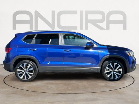 Used 2024 Volkswagen Taos SE FWD image 11