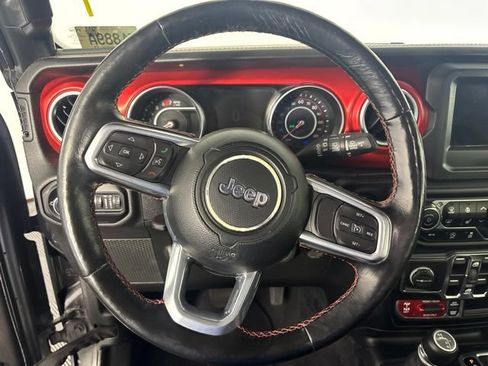 Used 2021 Jeep Wrangler Unlimited Rubicon w/ Cold Weather Group AWD/4WD image 3