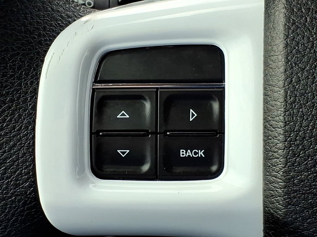 Used 2020 Dodge Journey SE w/ Blacktop Package FWD image 23