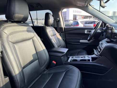 Certified 2024 Ford Explorer XLT image 26
