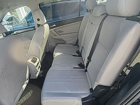 Used 2024 Volkswagen Tiguan SE FWD image 6