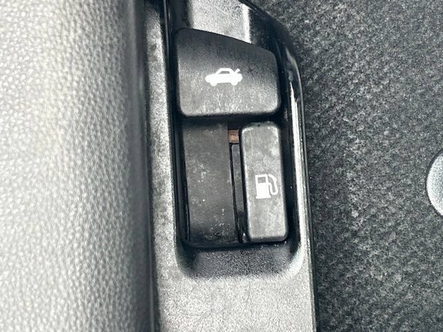 Used 2024 Toyota Corolla LE w/ LE Convenience Package FWD image 21