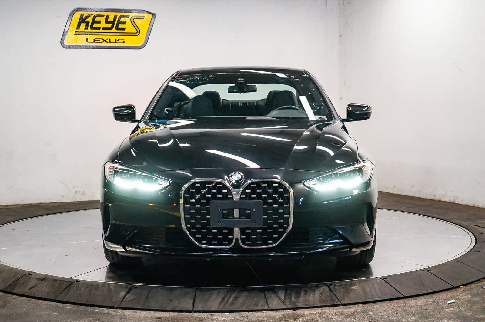 Used 2023 BMW 430i Coupe w/ Convenience Package RWD image 2