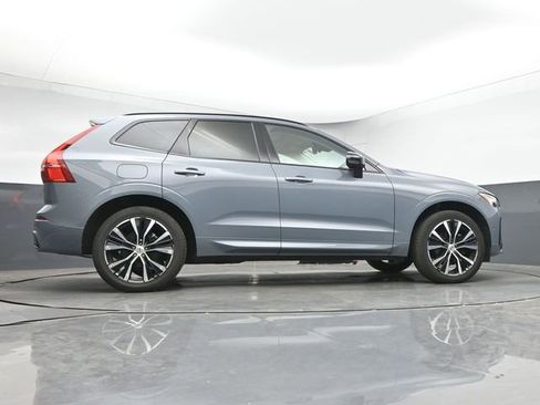 Used 2023 Volvo XC60 B5 Plus AWD/4WD image 17