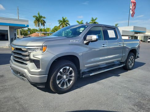 Used 2024 Chevrolet Silverado 1500 High Country w/ Technology Package AWD/4WD image 2