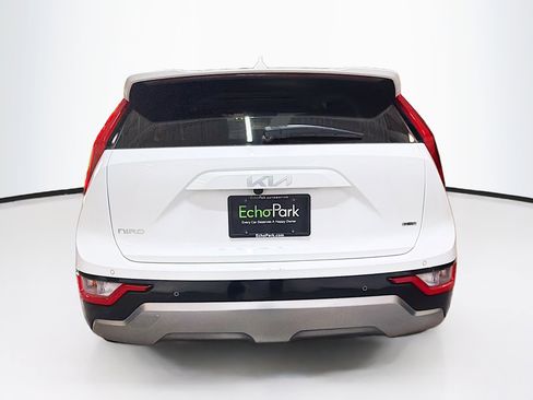 Used 2023 Kia Niro EX Touring image 7