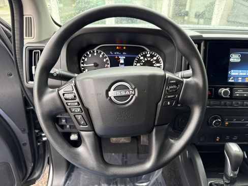 Used 2025 Nissan Frontier S image 14