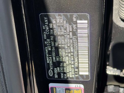 Certified 2025 Genesis GV70 2.5T AWD/4WD image 15