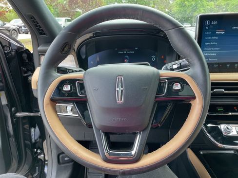 Used 2023 Lincoln Corsair Reserve w/ Equipment Group 202A image 11