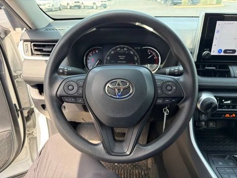 Certified 2024 Toyota RAV4 LE AWD/4WD image 19