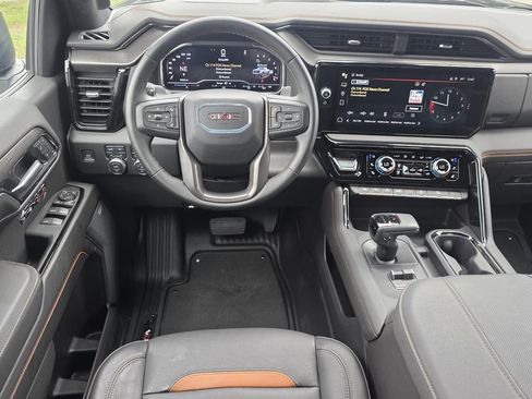 Used 2024 GMC Sierra 1500 AT4 w/ Technology Package AWD/4WD image 14
