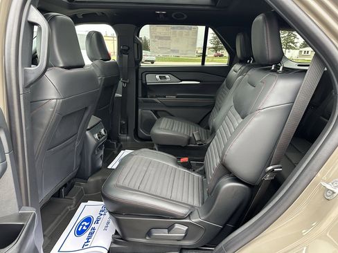 New 2026 Ford Explorer ST-Line w/ ST-Line Street Pack image 14