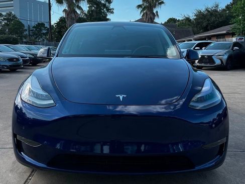 Used 2022 Tesla Model Y Long Range AWD/4WD image 2