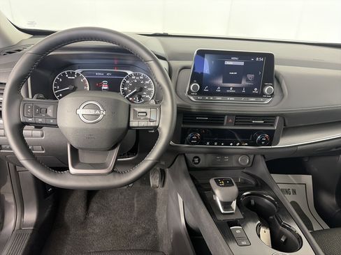 Certified 2025 Nissan Rogue SV image 3