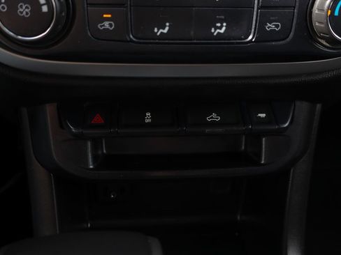 Used 2019 Chevrolet Colorado LT RWD image 38