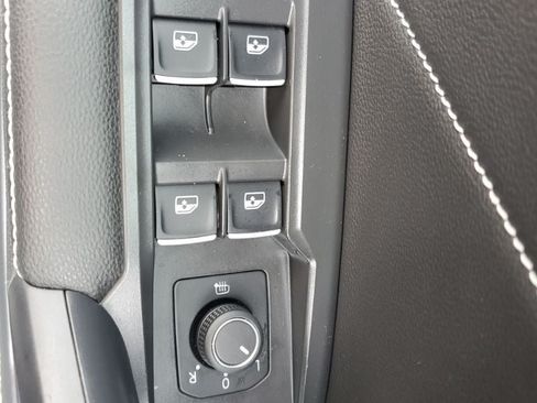 Used 2023 Volkswagen Tiguan SE R-Line FWD image 19