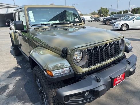 New 2025 Jeep Gladiator Sport image 3