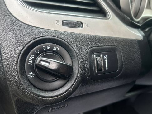 Used 2020 Dodge Journey SE w/ SE Popular Equipment Group FWD image 20