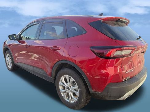 Certified 2025 Ford Escape Active w/ Cold Weather Package image 5