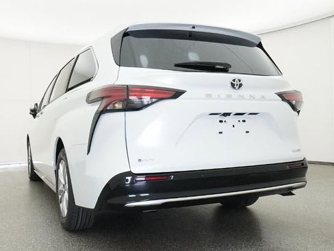 New 2026 Toyota Sienna Limited FWD image 22