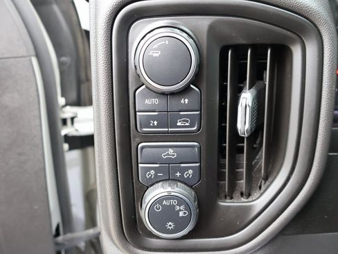 Used 2020 Chevrolet Silverado 1500 Custom w/ Custom Value Package image 12