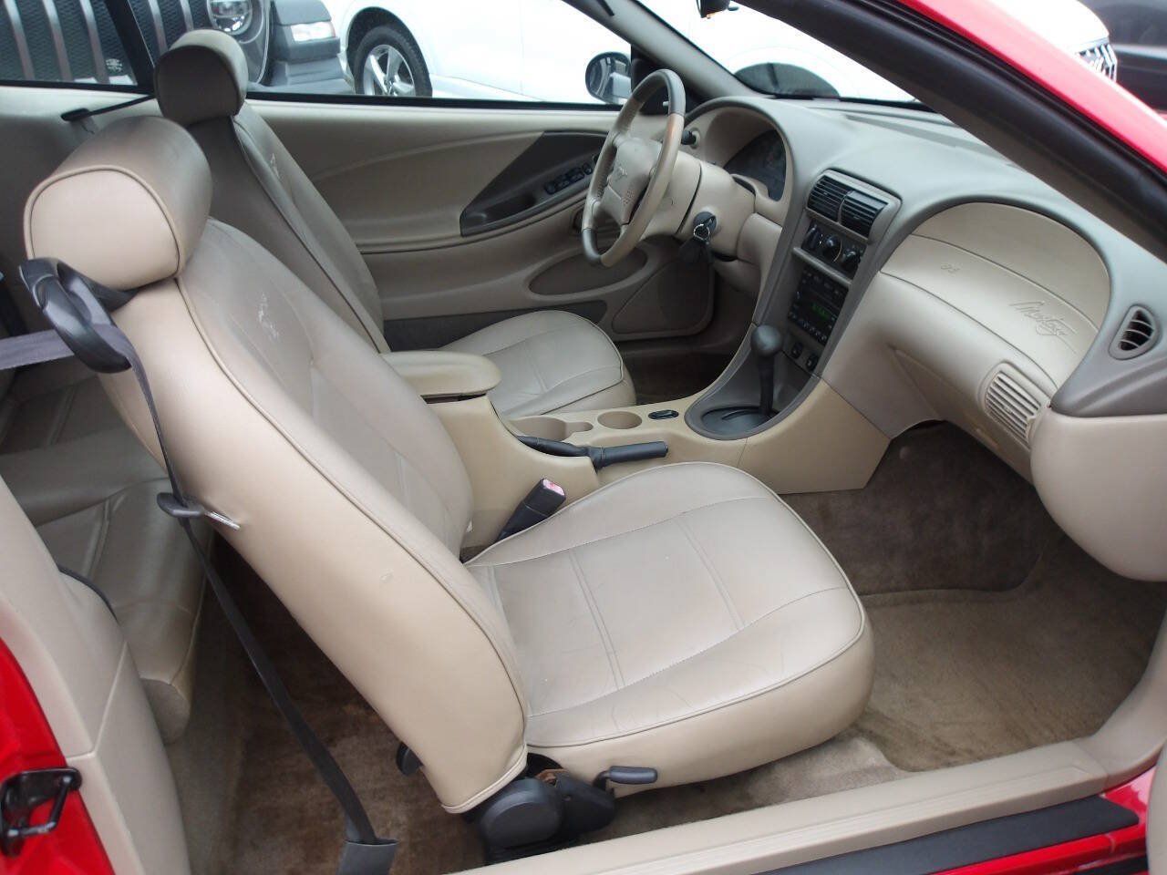 Used 2003 Ford Mustang Convertible RWD image 19