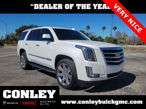 Used 2020 Cadillac Escalade Luxury image 1