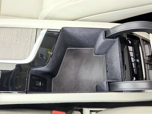 Used 2025 Volvo XC90 B6 Plus w/ Protection Package Premier AWD/4WD image 67