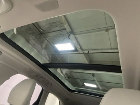 Certified 2025 Volvo XC60 T8 Ultra w/ Protection Package Premier image 28