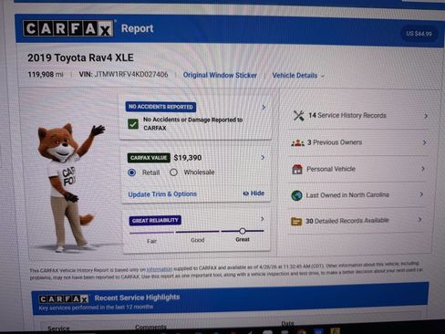Used 2019 Toyota RAV4 XLE FWD image 2