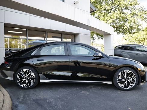 Used 2024 Hyundai Ioniq 6 SEL AWD/4WD image 4
