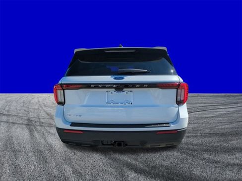 New 2026 Ford Explorer Active RWD image 5