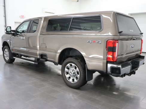 Used 2023 Ford F350 Lariat w/ Chrome Package image 5