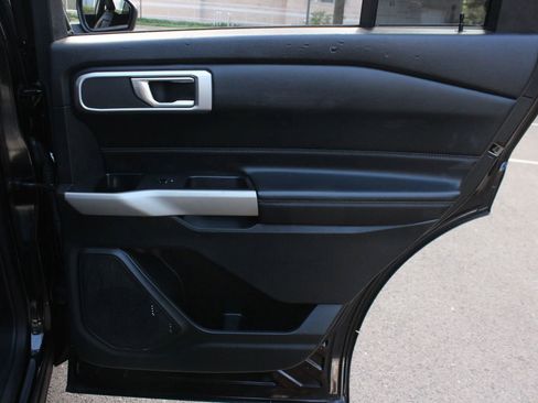 Used 2020 Ford Explorer XLT w/ Equipment Group 202A AWD/4WD image 24