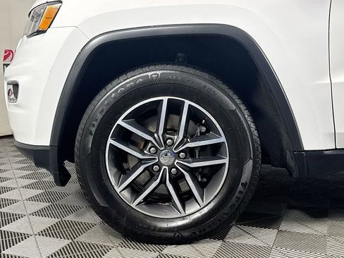 Used 2018 Jeep Grand Cherokee Limited w/ Trailer Tow Group IV image 32