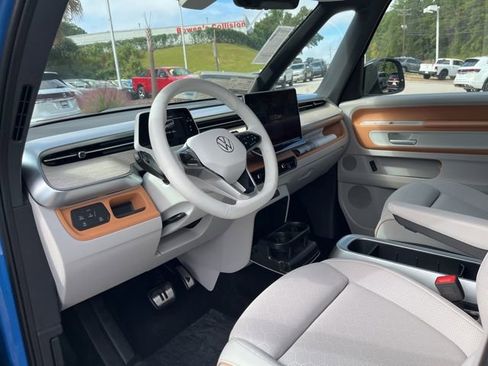 New 2025 Volkswagen ID. Buzz 1st Edition image 6