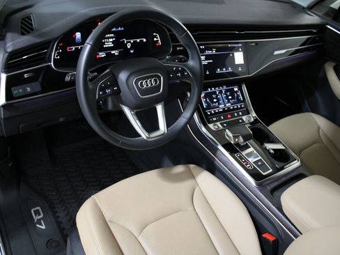 Certified 2025 Audi Q7 2.0T Premium Plus image 19