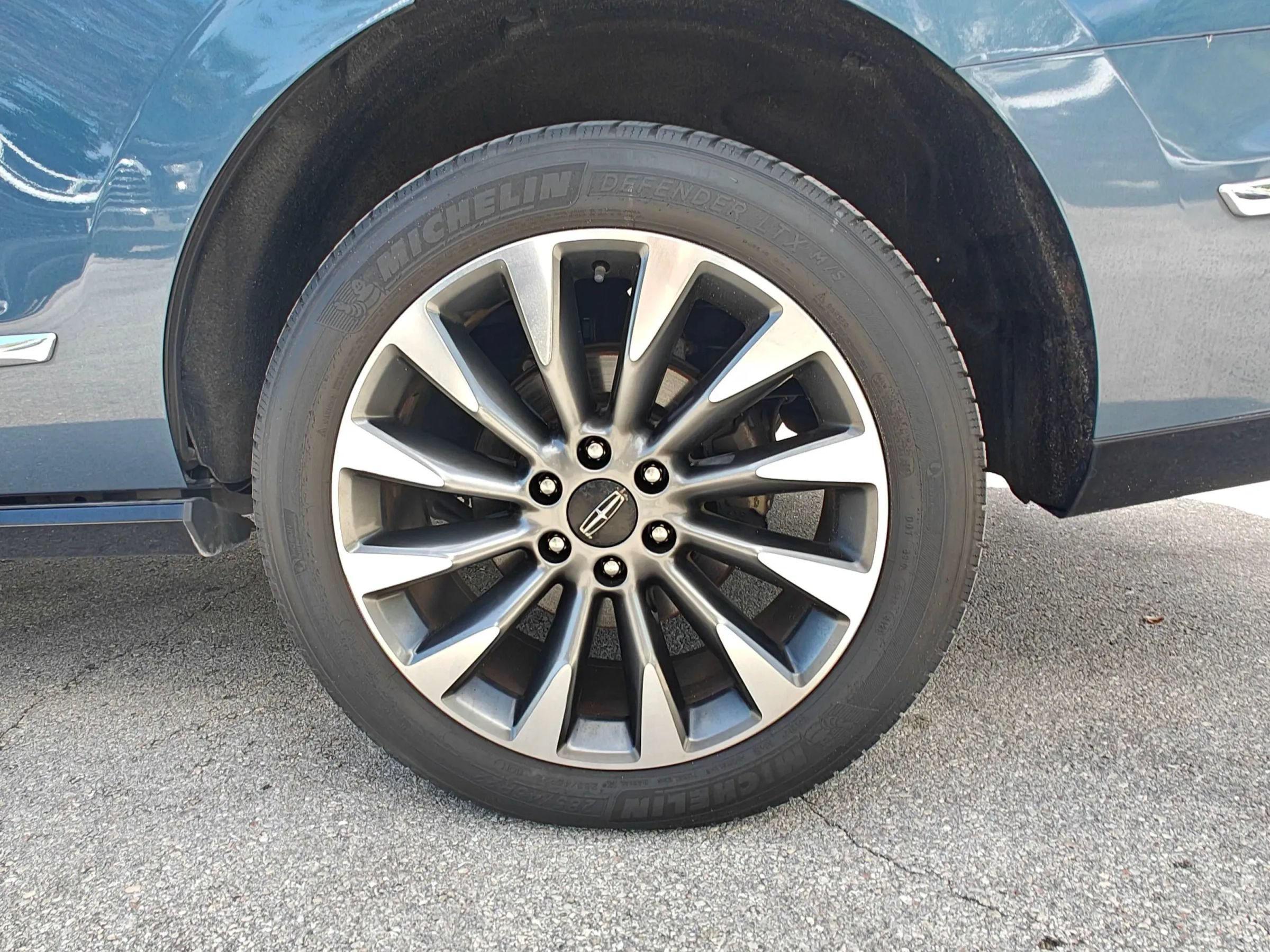Used 2019 Lincoln Navigator Select RWD image 33