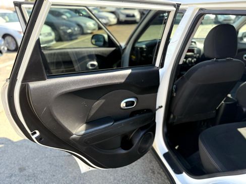 Used 2014 Kia Soul image 29