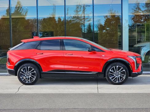 New 2026 Cadillac Optiq Sport 2 AWD/4WD image 6