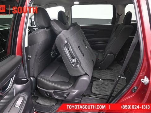 Used 2025 Subaru Ascent Premium AWD/4WD image 27
