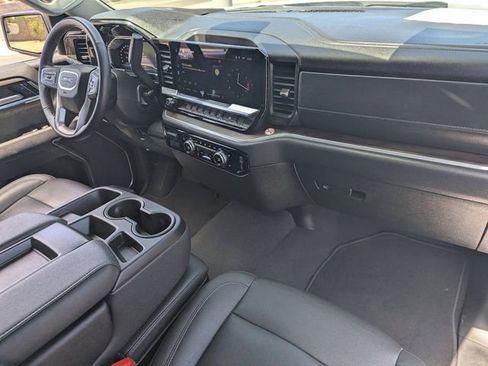 Used 2025 GMC Sierra 1500 SLT AWD/4WD image 12