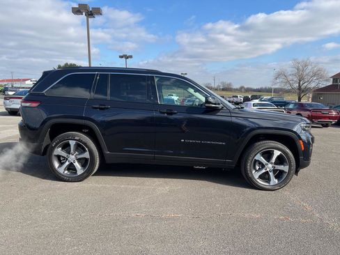 Used 2024 Jeep Grand Cherokee Limited 4xe w/ Luxury Tech Group II AWD/4WD image 4