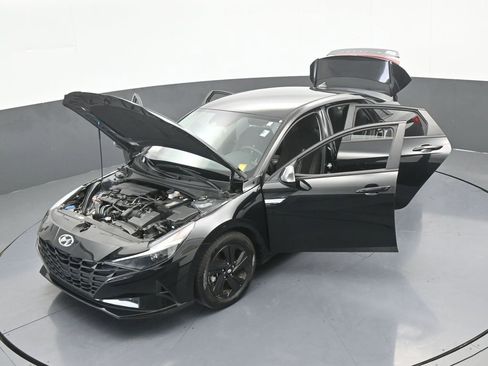 Used 2023 Hyundai Elantra SEL image 57